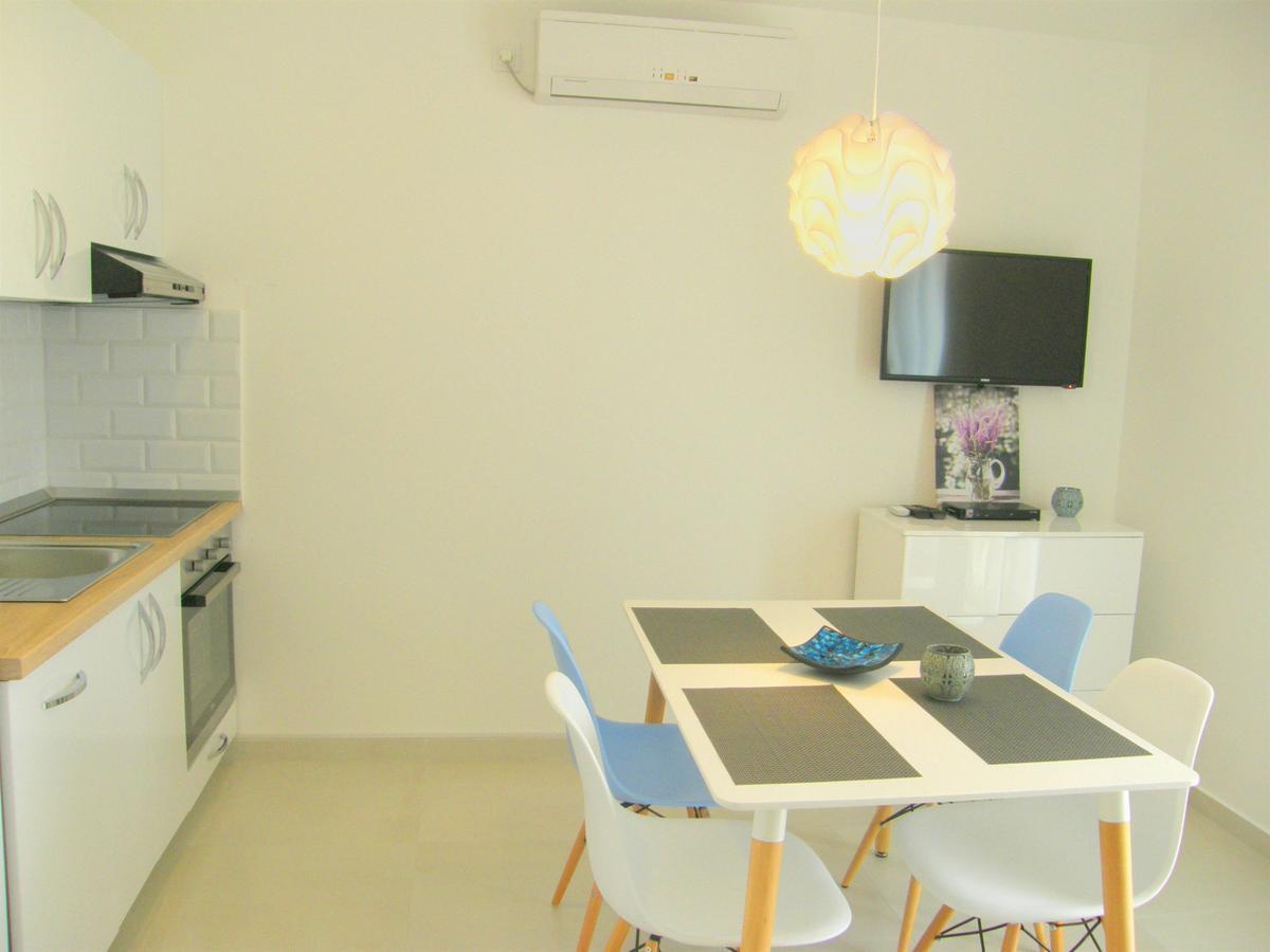 Apartments Mare Primosten Exterior photo