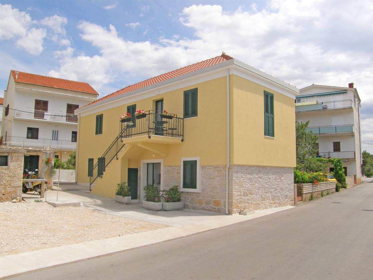 Apartments Mare Primosten Exterior photo