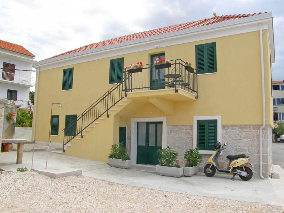 Apartments Mare Primosten Exterior photo